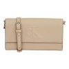 CALVIN CLEIN BEJ KADIN ASKILI CÜZDAN SS25 SCULPTED LONG FOLD STRAP LV04K1006GPBF