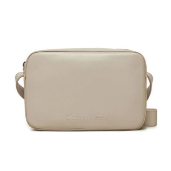 CALVIN CLEIN BEJ KADIN ÇANTA SS25 EMBOSSED LOGO CAMERA K60K612555W75